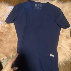 WOMANS Figs scrub top